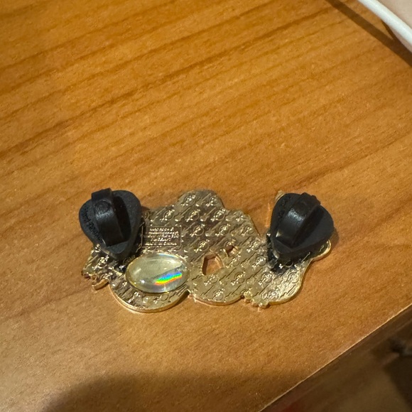 Hard Rock Cafe Baltimore Crab Pin with Red and Purple - Picture 2 of 4